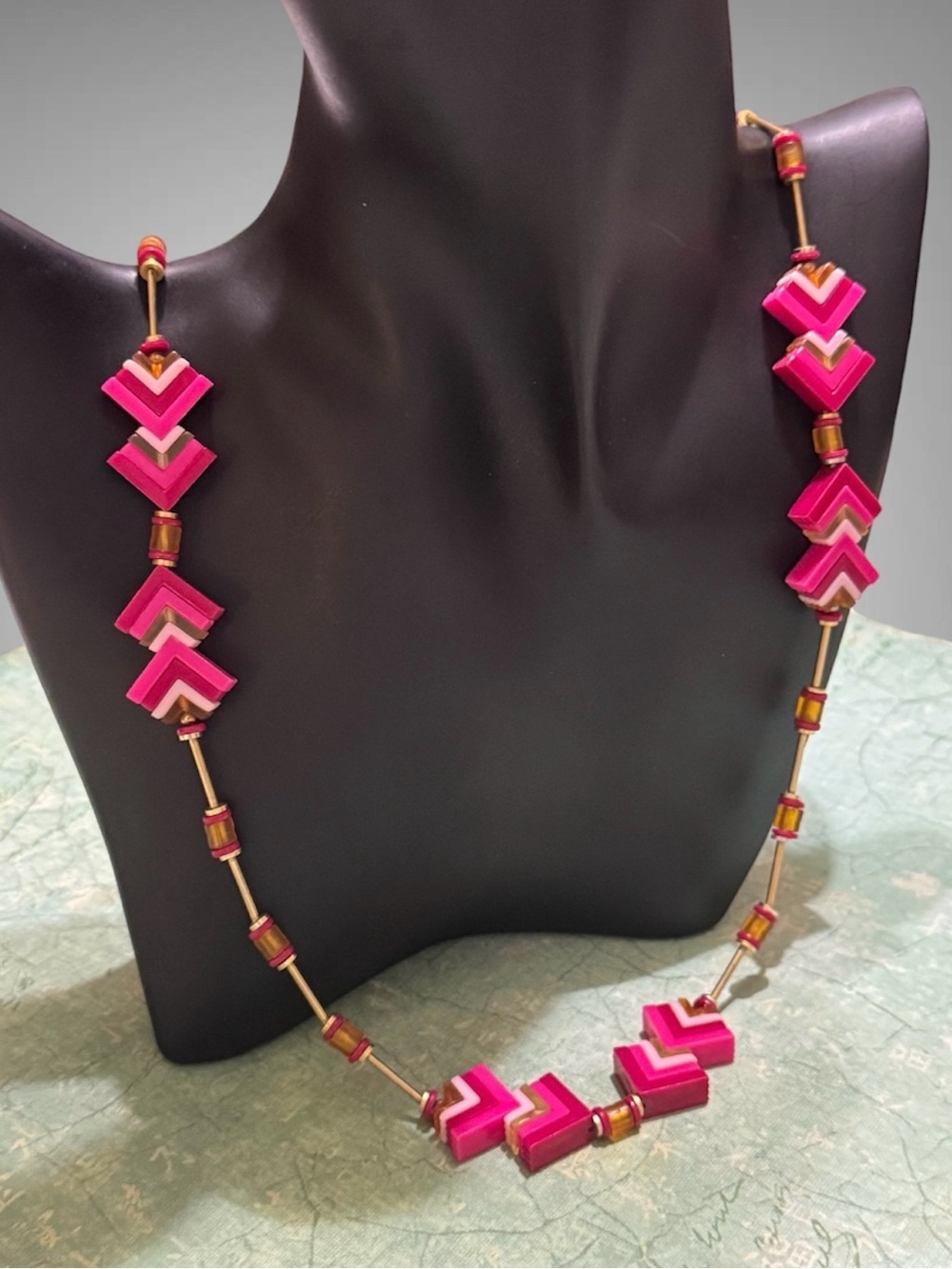 PINK ACRYLIC CHEVRON NECKLACE